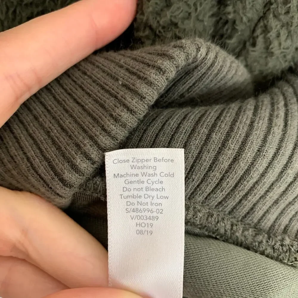 Athleta stains 100% 24b